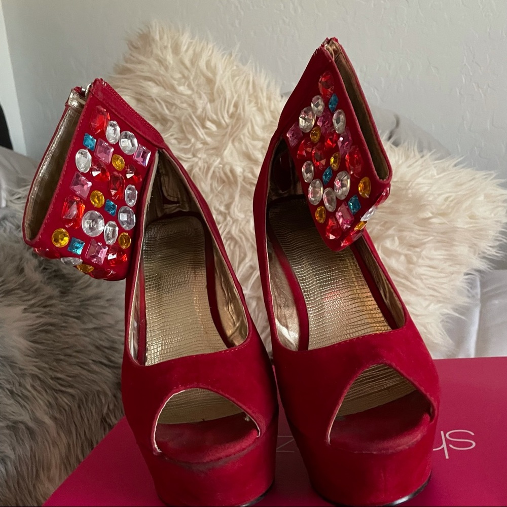 Red wedge heels